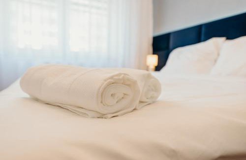 Rzeszow Apartment | 3 Bedrooms Premium Bella Blue for 8 Guests with AC and Free out side Parking