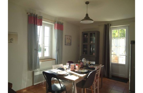 Sigournais House | 3 Bedrooms Private Vacation Home In Sigournais