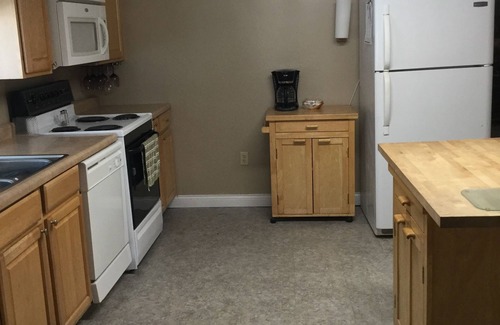 Warsaw Cottage | 3 bedrooms sleeps up to 10 people