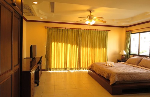 Nanai Road House | 3 Bedrooms townhouse Patong Phuket