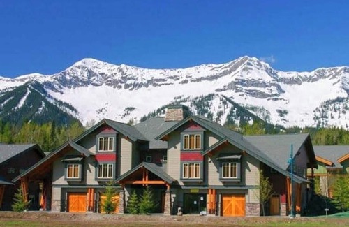 East Kootenay Condo | 3 Bedrooms with Loft & Den | Private Hot Tub