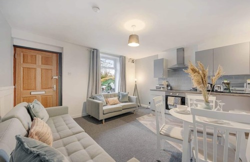 Rossendale House | 3 Beds | Free Parking | Stylish