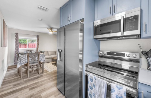 Middle River Terrace Apartment | 3 Beds/Patio/10 Mins Beach/5 Mins Las Olas/15 Mins Airport/Pets