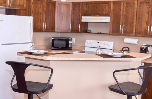 Grande Prairie House | 3 beds Private Cozy Patio + 4 mins Drive to restaurants, Starbucks