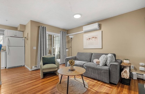 Victoria Park Condo | 3 Beds (Queen) Free Underground Parking, AC, Riverwalk, Saddledome, 2 bedrooms