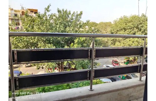 Lajpat Nagar Apartment | 3 BHK Apartment in Lajpat Nagar Market by HostMyStay