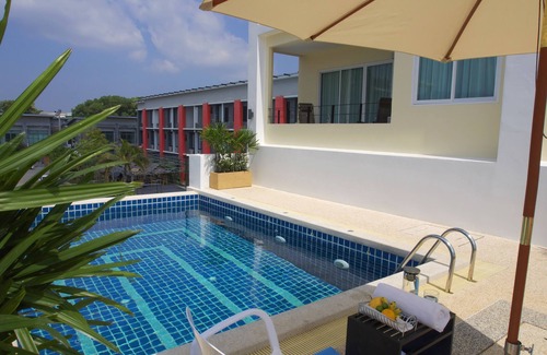 Phuket Apartment | 3 big bedrooms 120 sqm Phuket Central Festival , Muai Thai area , Park