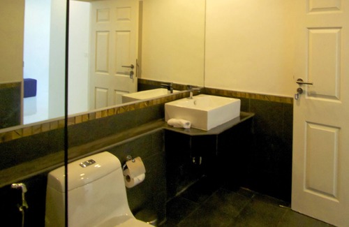 Phuket Apartment | 3 big bedrooms 120 sqm Phuket Central Festival , Muai Thai area , Park
