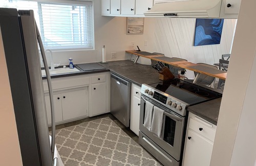 Hermosa Beach Apartment | 3 blocks to the beach and walking distance to all shops, bars and dining!