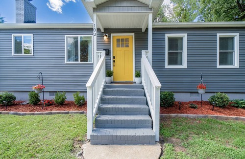 Portsmouth House | 3 BR 2 BA Bungalow in a quiet area near DT/Hwy264