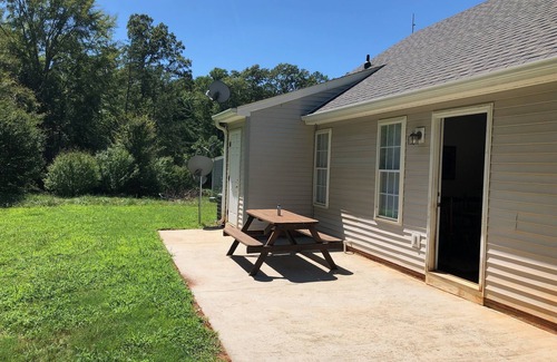 Central House | 3 BR 2 BA Home Conveniently Located 4 Miles from Clemson Campus
