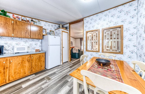 Weatherford Cabin | 3 BR/2 BA Luxury Cabin Stay at Pecan Valley Ranch