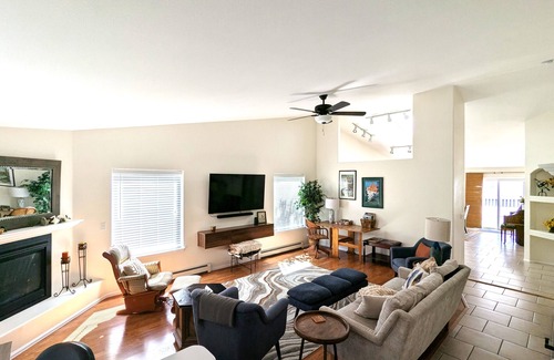Montrose House | 3-BR, 2 Bath in Beautiful Montrose close to Black Canyon