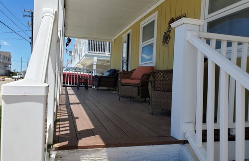 Wildwood Condo | 3 BR 2 Bath with yard and porch 1 Block to Harbor and 10 Min. Walk to Boardwalk