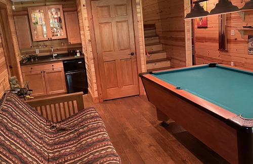Eastman House | 3 BR 2BA Cabin Retreat in Beautiful Crawford County by the Mississippi River