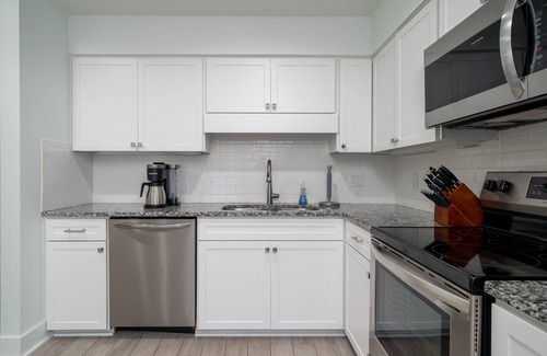 Seabrook Island Cottage | 3 BR/2BA Cottage w/Screen Porch! Dog Friendly! Amenity Cards!