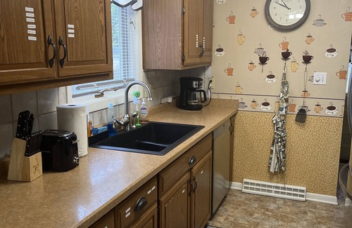 West Allis House | 3 BR-2Q 2T Beds, 1 bath home walk to State Fair, close to Brewers, & Zoo.