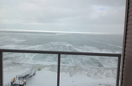 Geneva-on-the-Lake Condo | 3 BR/3Bath Lakefront condo-Sleeps 8 Beach level-indoor pool , private beach