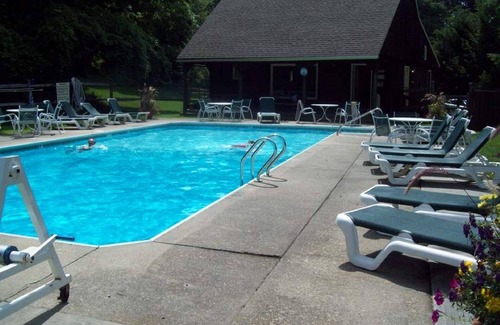 Lanesborough Condo | 3 BR+ 4level WINTER SKI RENTALn LOOKING 4 SEASONAL RENTERn 1 MILE OFF OF JIMINEY