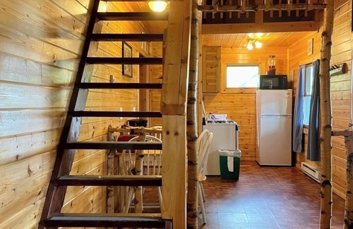 Lake Luzerne-Hadley Ski Chalet | 3 BR Adirondack Beach House with a Spacious Loft near the Beach and Water Views!