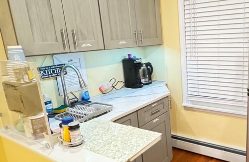 Bay Shore Apartment | 3 Br Apt Private, COZY 1 King Bed, 2 Queen Bed, PetPal