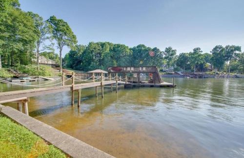 Mayhew House | 3 BR Cozy Lakefront Cottage