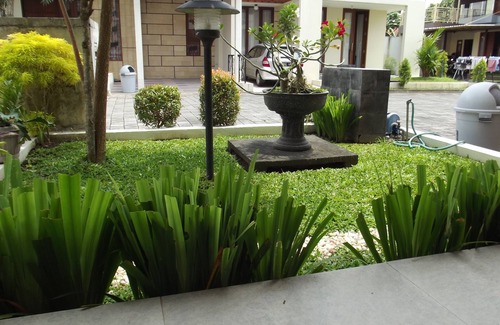 Baturetno House | 3 BR House with Pool Near KidsFun Jogja