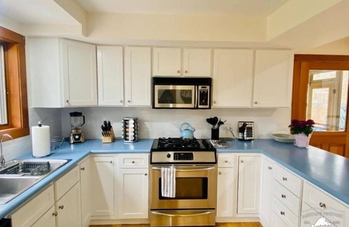 Lagoon Heights House | 3-BR Oak Bluffs Escape - Quick Trip to Towns & Beaches!