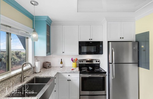 Pine Knoll Shores House | 3 BR Oceanfront Townhome - Remodeled Kitchen & Baths, Views Pool WiFi