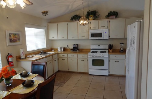 Indian Ridge House | 3 BR Private Pool Home 5miles from Disney - Free Pool + Spa Heat & Gas Grill