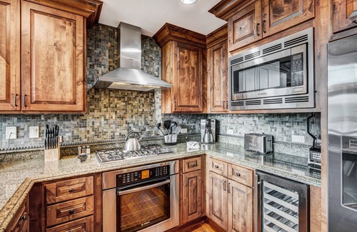 Vail Condo | 3 BR Ritz-Carlton Residence with Valley Views by RedAwning - Save 20% on 7+ Nights!