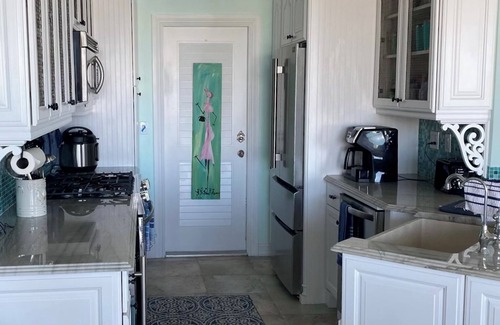 Treasure Cay House | 3 BR sleeps 10 WATER FRONT w BOAT SLIP + FABULOUS POOL