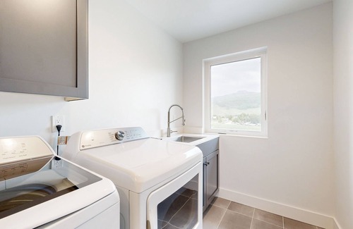 Crested Butte South House | 3 BR Townhome, Open Floor Plan, Mountain Views, and W/D