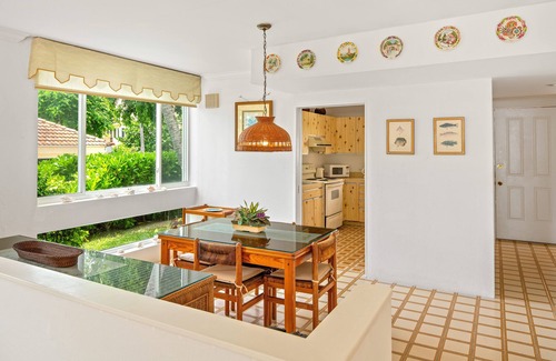 Paradise Island House | 3 BR Townhouse just steps away from World Famous Paradise Island beach