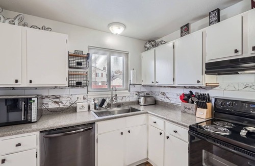 North Central Westminster House | 3 BR Westminster Home | Hot Tub