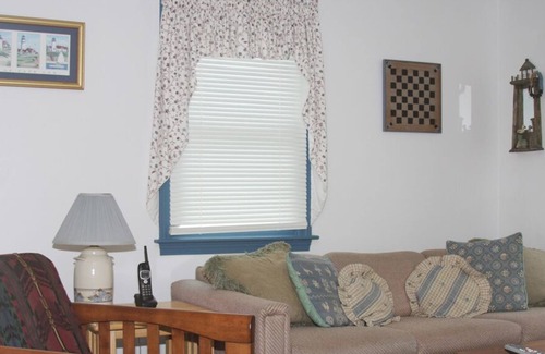 East Harwich Cottage | 3 BR with Bocce and Horseshoes - Near Harwich Ponds