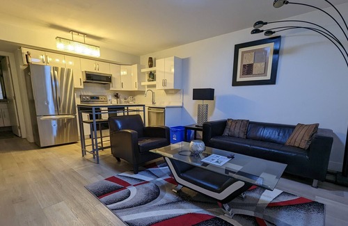 Guildford House | #3 - Brand New: 2 Bedroom Modern Suite with private entrance.