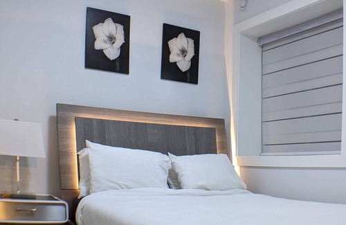Guildford House | #3 - Brand New: 2 Bedroom Modern Suite with private entrance.