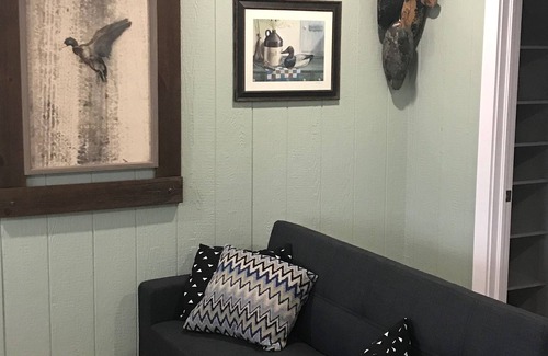 Colchester Cottage | 3 brand new cottages a stones throw away from beaches, wineries, marina, parks.