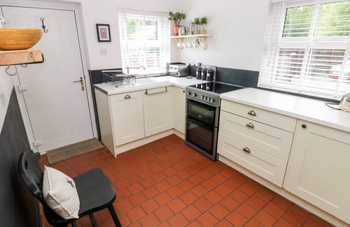 Narberth Cottage | 3 BRIDGE VILLAS, pet friendly, country holiday cottage in Narberth