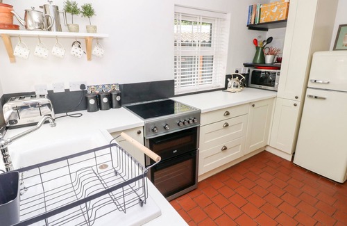 Narberth Cottage | 3 BRIDGE VILLAS, pet friendly, country holiday cottage in Narberth