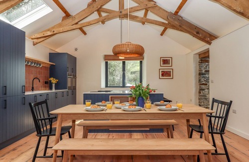 Buckfastleigh Cottage | 3 CADDAFORD BARNS, family friendly, with open fire in Buckfastleigh