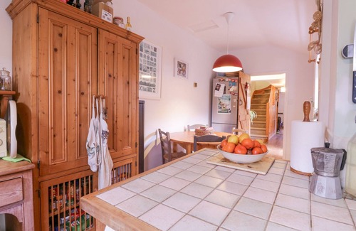 Ipswich Cottage | 3 CANADA COTTAGES, romantic, character holiday cottage in Hadleigh
