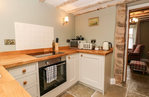 Duffield Cottage | 3 CASTLE ORCHARD, pet friendly, character holiday cottage in Duffield