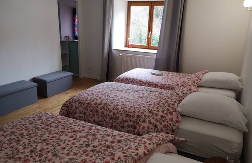Baignes Bed & Breakfast | 3 Chambres table d'hôtes in the countryside le nid qui danse near Vesoul 8 to 11 pers.