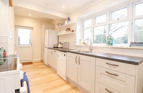 Woodbridge Cottage | 3 CHANTRY COTTAGES, family friendly, with open fire in Woodbridge