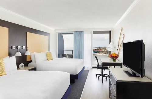 Rocky Point House | 3 Classy Units! Outdoor Pool, Parking, Pets Allowed Near The Florida Aquarium