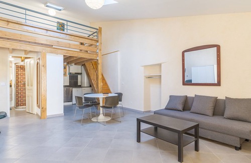Charleval Apartment | 3 - Coeur de village F2 - air-conditioned