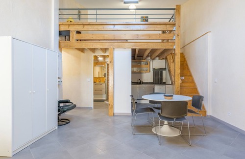 Charleval Apartment | 3 - Coeur de village F2 - air-conditioned