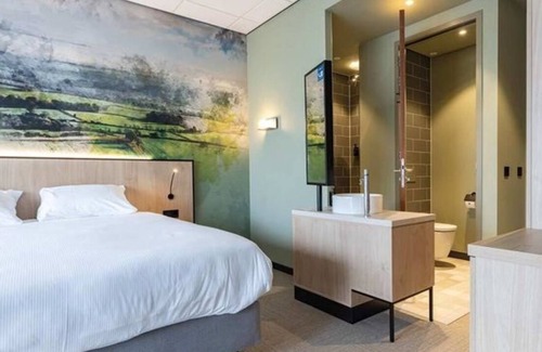 Marknesse Hotel | 3 Comfortable Rooms in Marknesse – Explore Canals, Villages & Natural Beauty
